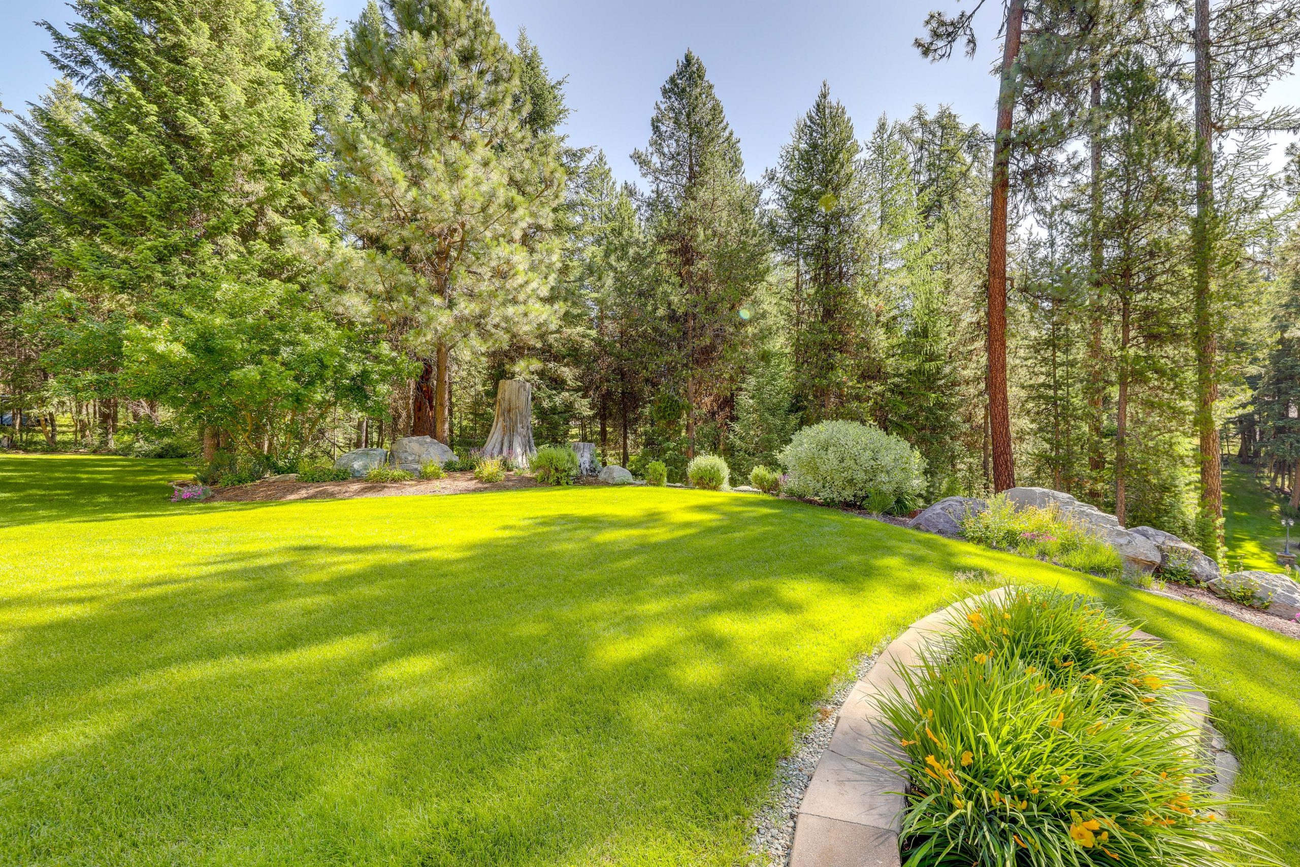 Beauty Abounds!        a0FPl00000QWZA9MAP