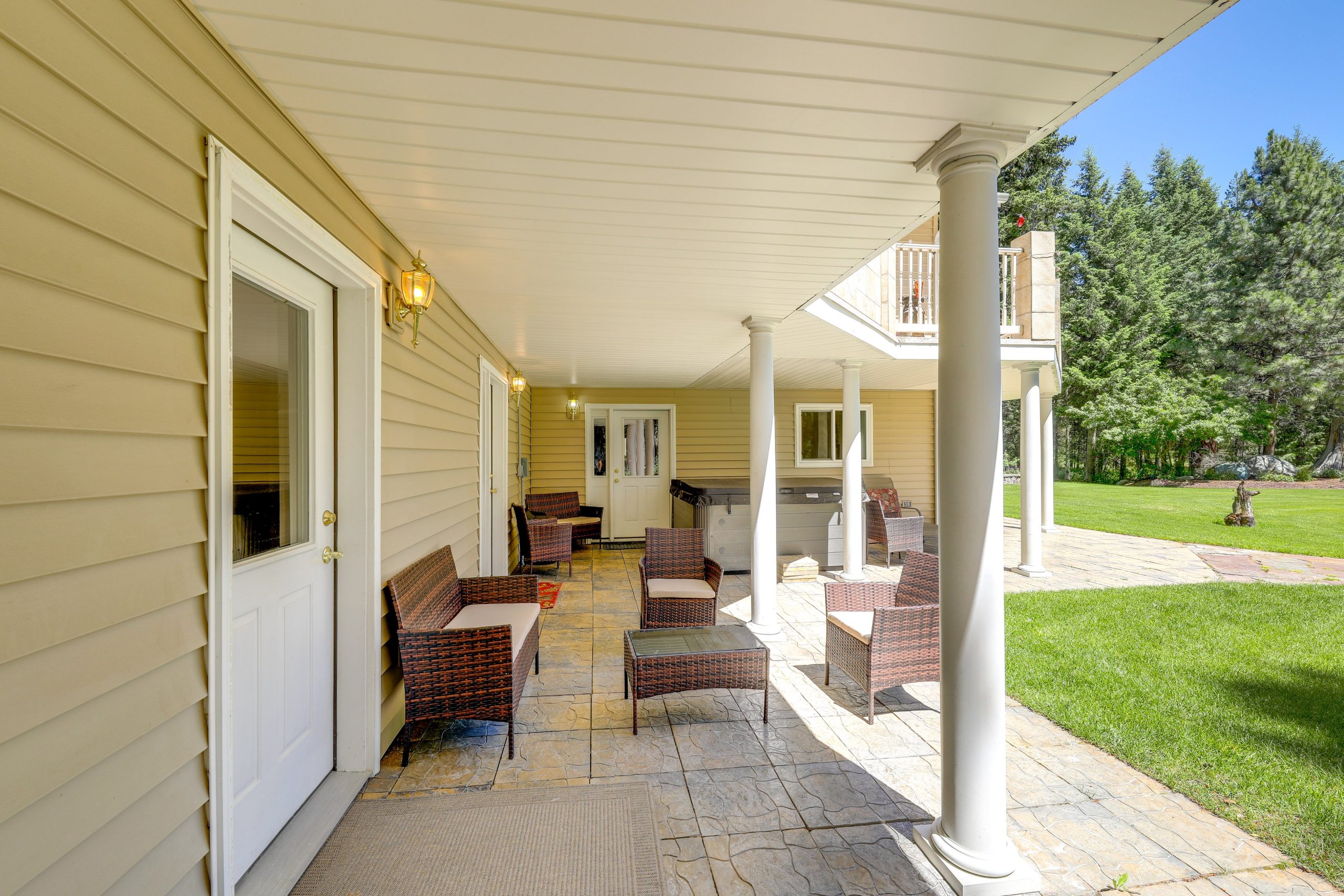 Lounge outside of #1,2,3,4,and 5