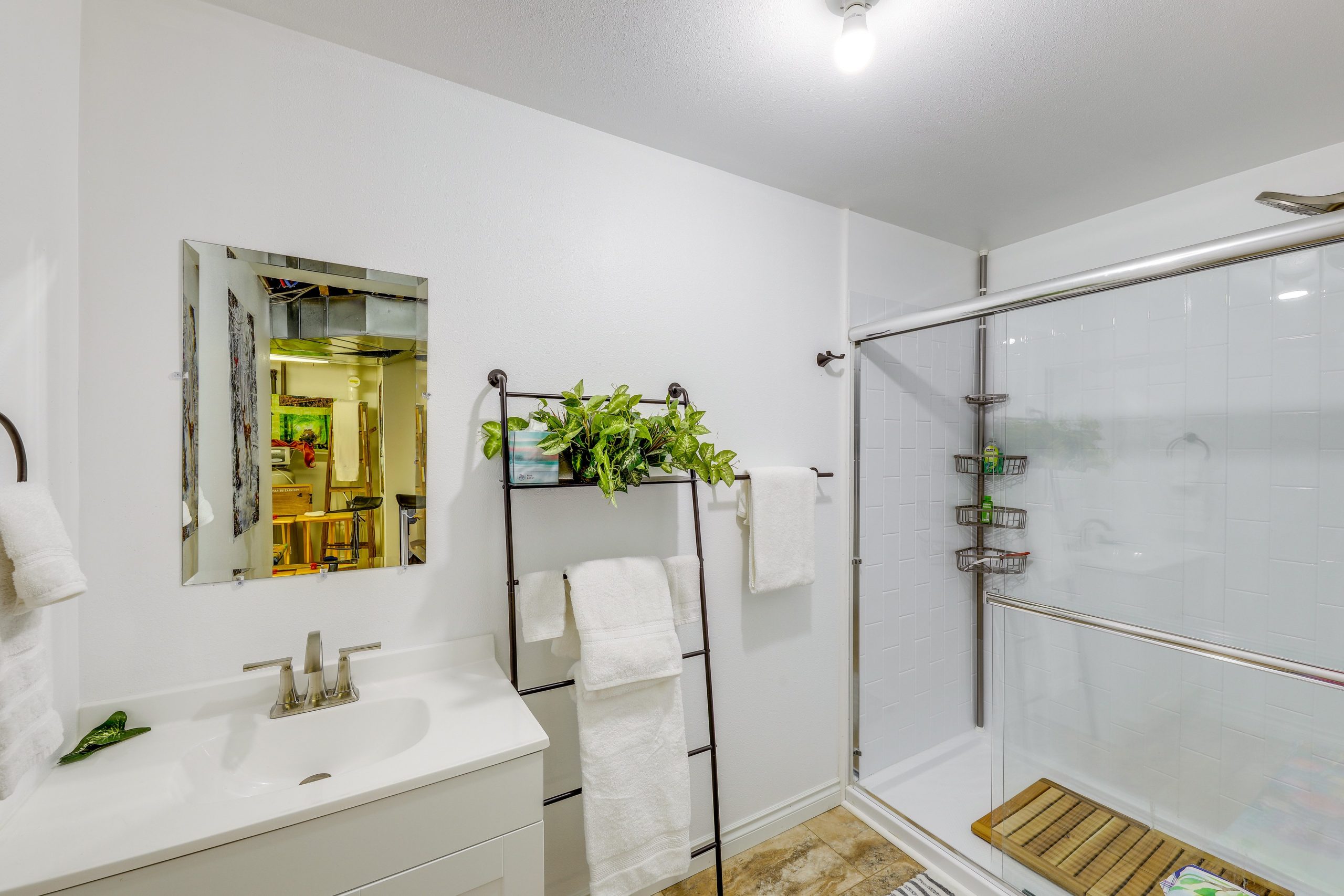 SpaciousShowera0FPl00000QWa2zMAD